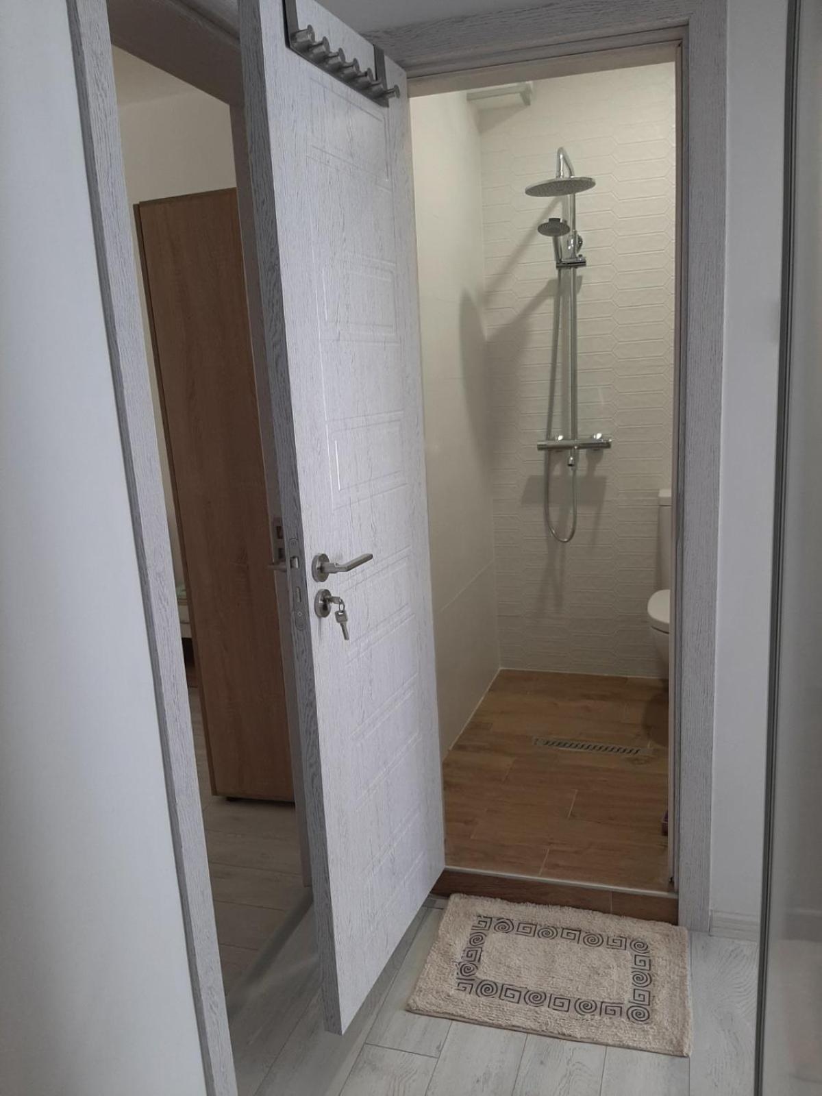 Nicole Apartment Варна Екстериор снимка